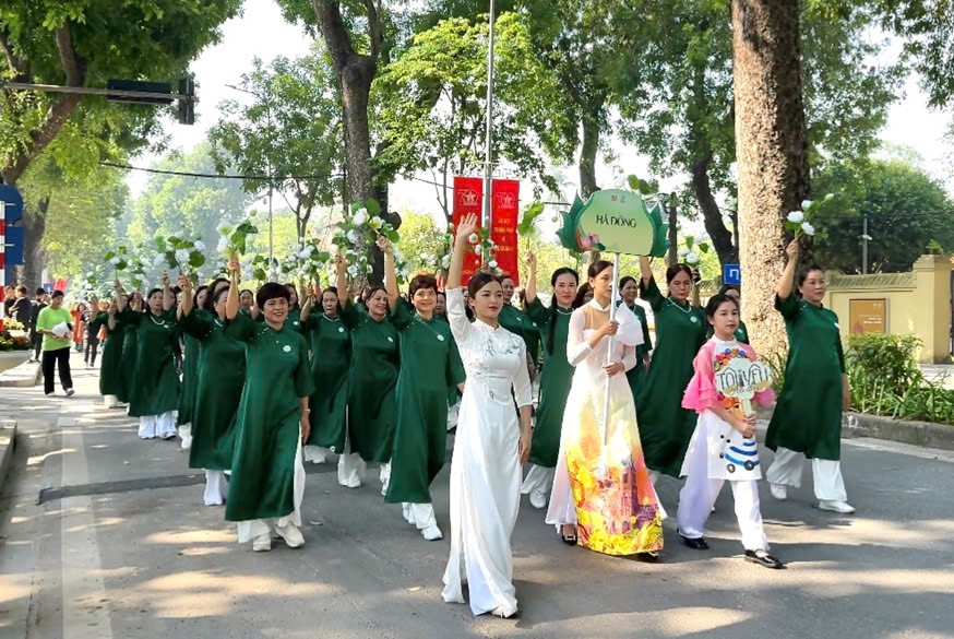 le-hoi-ao-dai-1-1728401601.jpg