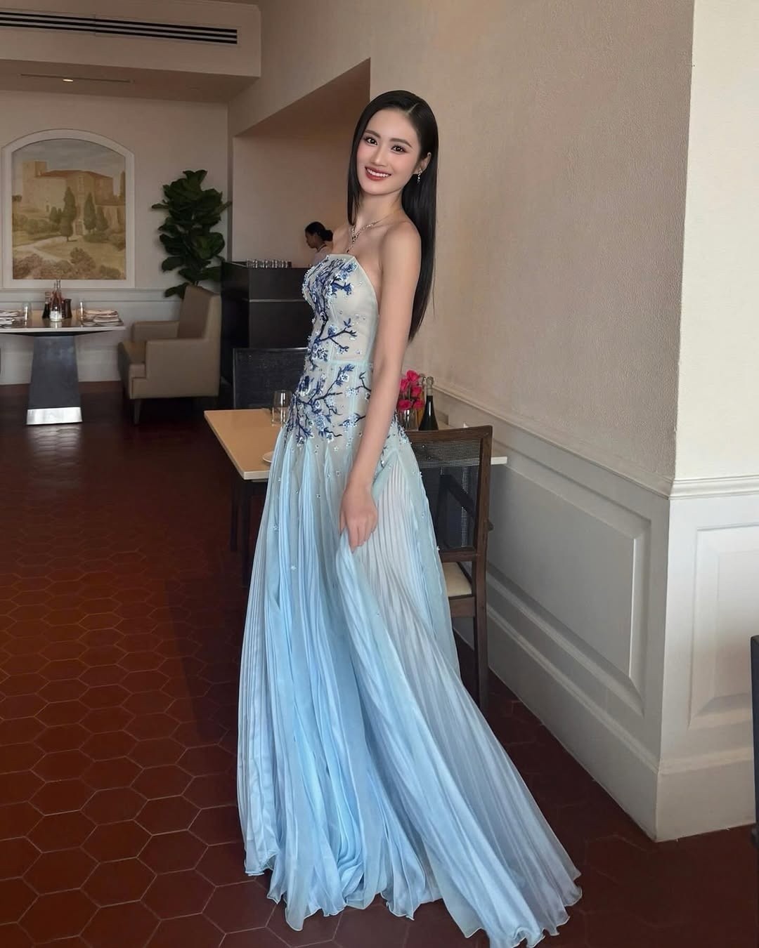 hoa-hau-y-nhi-miss-world9-1747799729373-1747919664.jpg