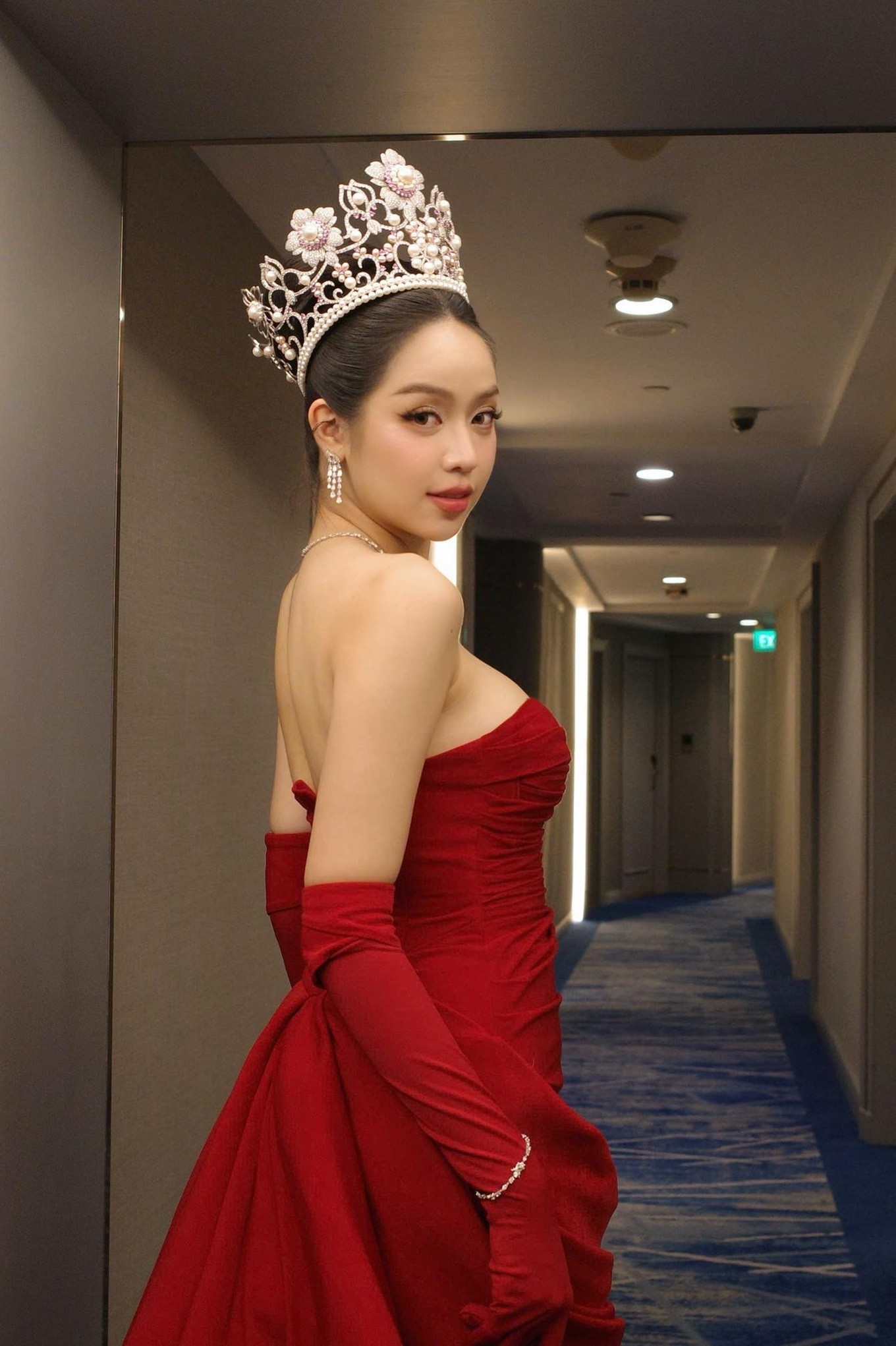 hoa-hau-thanh-thuy-1753026230170-1753114529.jpg