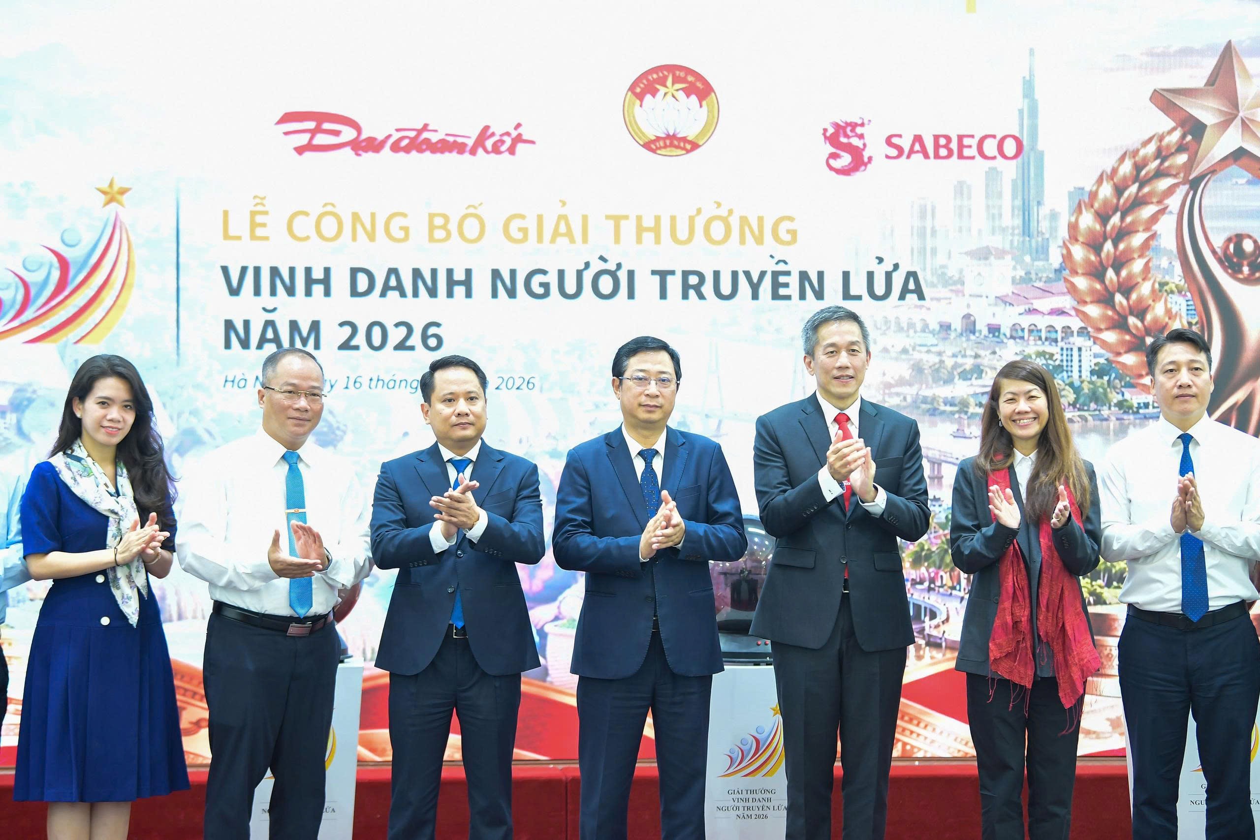 cac-dai-dien-vff-sabeco-va-bao-ddk-1792287156.jpg