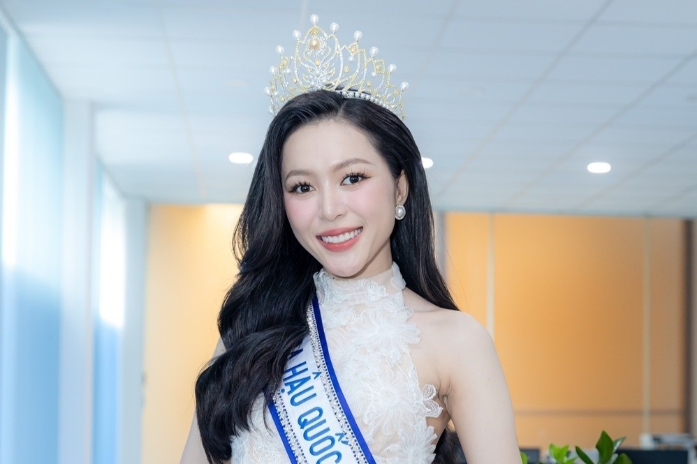 hoa-hau-kieu-duy-ky-uc-me-ganh-gio-cam-40kg-va-bua-sang-cua-ong-noi-55555-1749042545.jpg