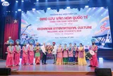 Lan tỏa sắc màu văn hóa quốc tế trong đêm Chào tân sinh viên K68