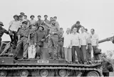 Vai trò của Fidel Castro trong việc hình thành mặt trận nhân dân thế giới ủng hộ Việt Nam