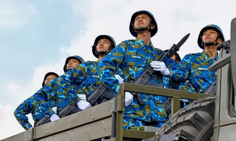 Các lực lượng vũ trang tổng hợp luyện diễu binh, diễu hành kỷ niệm 80 năm Quốc khánh