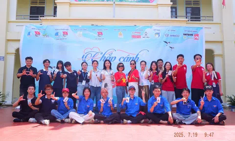 Câu lạc bộ Tình nguyện Vì cộng đồng Little Hearts: Những bước chân không ngại nắng gió