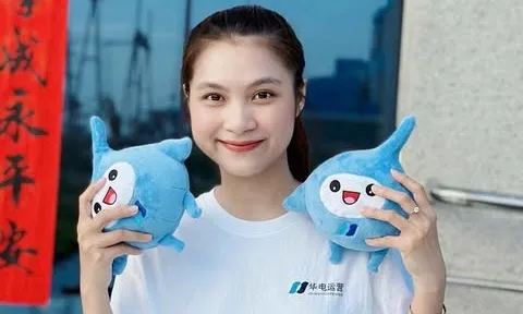 Từ cô gái đam mê tranh tường đến người gieo hạt sáng tạo cho trẻ em quê nhà