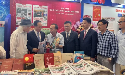 Từ “Con đường tương lai” đến mô hình kinh tế mới trong thời đại AI