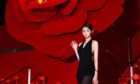 Nhã Thy rạng rỡ tại sự kiện Shiseido: Sức mạnh kiên cường từ hoa trà đỏ và triết lý làm chậm lão hóa tự nhiên