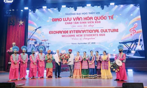 Lan tỏa sắc màu văn hóa quốc tế trong đêm Chào tân sinh viên K68