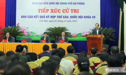 Phó Thủ tướng Trần Lưu Quang tiếp xúc cử tri huyện Cát Hải, Hải Phòng