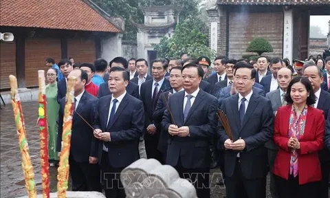 Chủ tịch nước Võ Văn Thưởng dâng hương tưởng niệm, tri ân Đức vua An Dương Vương tại di tích Cổ Loa (Hà Nội)