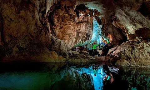 Khám phá vẻ đẹp huyền bí của hang Chà Lòi ở Quảng Bình