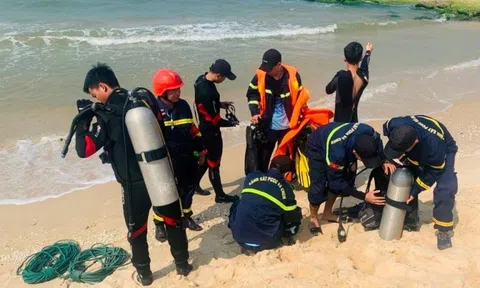 Quảng Trị: Đã tìm thấy thi thể học sinh bị đuối nước khi tắm biển