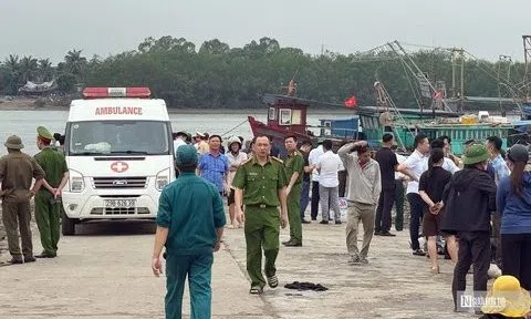 Thủ tướng chỉ đạo khẩn trương tìm người mất tích trong vụ lật thuyền
