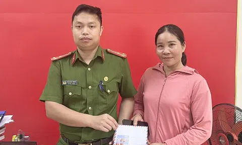 Hà Tĩnh: Trao trả tiền cho người dân chuyển nhầm từ nước ngoài