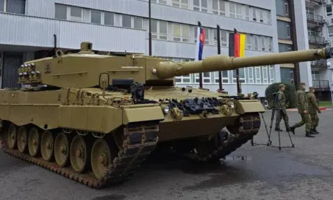 Slovakia tiết lộ kế hoạch mua hơn 100 xe tăng chiến đấu chủ lực