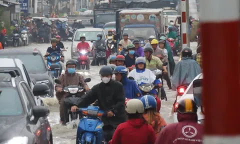 Đồng Nai: Nhiều tuyến đường ngập sâu sau trận mưa lớn