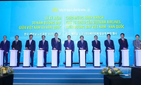 Thủ tướng chứng kiến lễ kỷ niệm 30 năm đường bay thẳng Việt - Hàn