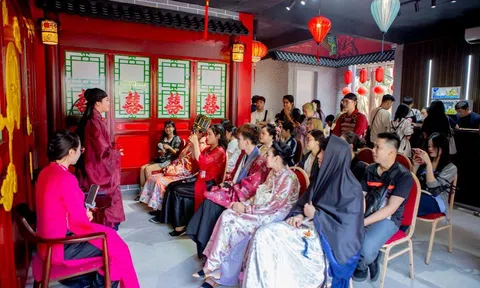 "Việt Phục Như Hoa" – Khi Việt phục tỏa sáng giữa lòng Hà Nội