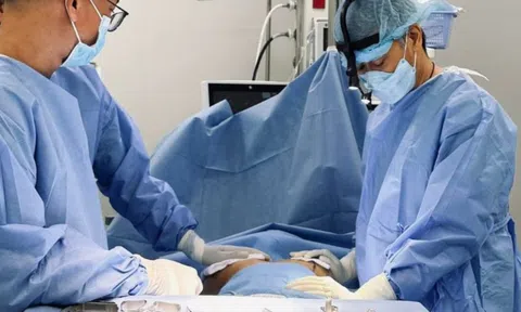 Tái sa trễ sau nâng ngực: Biến chứng khó lường và góc nhìn từ bác sĩ Hồ Cao Vũ