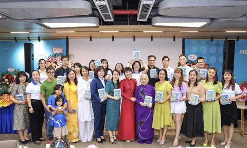 Ra mắt Sách “Bảo hiểm nhân thọ - nghề hay sứ mệnh” – Hành trình 25 năm cống hiến và lan tỏa giá trị nhân văn ”của tác giả Hương Nguyễn