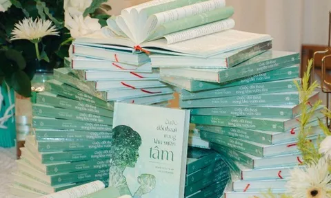 Giữa những ồn ào của thế giới, Cuộc Đối Thoại Trong Khu Vườn Tâm gợi mở hành trình trở về với chính mình