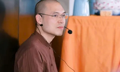 Sống tỉnh thức giữa đời thường: Bài học về sự buông bỏ, quay về bên trong và chuyển hóa khổ đau