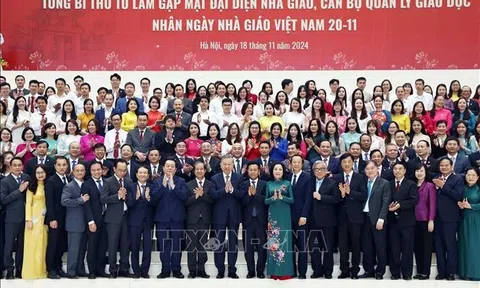 Kỷ niệm 42 năm Ngày Nhà giáo Việt Nam (20/11): Vinh danh nghề “trồng người” vẻ vang