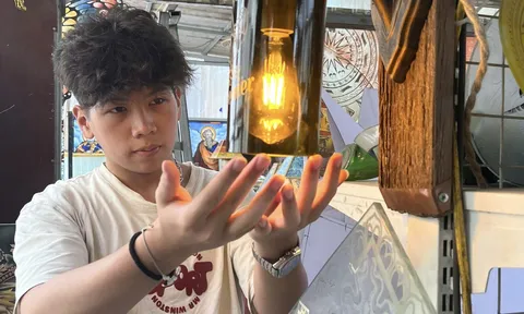TÁC PHẨM ĐÔI ĐÈN “TÌNH BẠN TUỔI HỌC TRÒ”