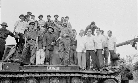 Vai trò của Fidel Castro trong việc hình thành mặt trận nhân dân thế giới ủng hộ Việt Nam