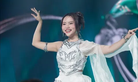 Phương Mỹ Chi: Từ “cô bé dân ca” đến nghệ sĩ Gen Z trưởng thành với bản sắc âm nhạc riêng