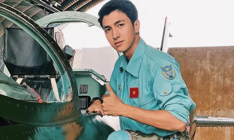 Diễn viên Bình An bị chấn thương, phải dùng nạng di chuyển
