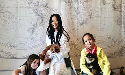 Hồng Nhung: "Các con trêu tôi lùn mà vẫn nổi tiếng"