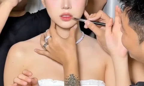 Hoa hậu Thanh Thủy gây “bão” mạng xã hội với màn hóa thân búp bê Barbie hút hơn 8 triệu lượt xem