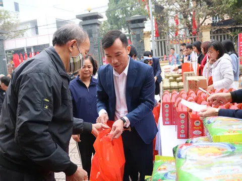 Chợ Tết nhân ái tại xã Thạch Thán: Lan tỏa tinh thần nhân đạo trong dịp xuân mới sắp về