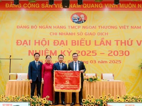 “Ngân hàng TMCP Ngoại thương Việt Nam – Chi nhánh Sở giao dịch: Tiên phong chuyển đổi số – Vững vàng bảo vệ nền tảng tư tưởng của Đảng”