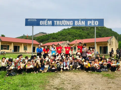 Trung tâm Âm nhạc & Nghệ thuật BHE mang yêu thương đến học sinh vùng cao Bắc Kạn
