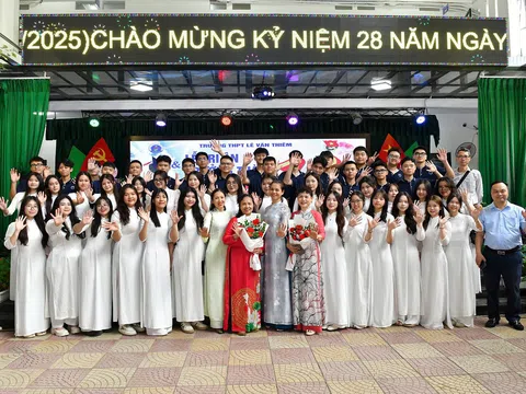 Lễ tri ân và trưởng thành của khối 12 – K25 trường THPT Lê Văn Thiêm