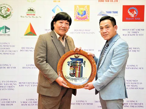 Vinh Coba: Người khai phá ánh sáng trên kính