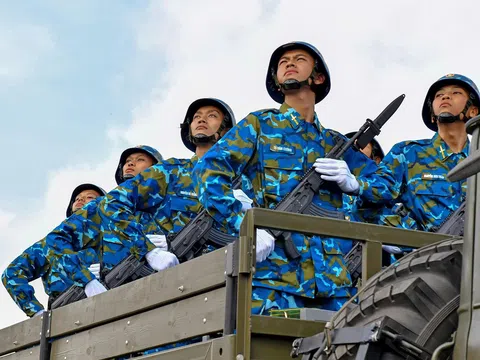 Các lực lượng vũ trang tổng hợp luyện diễu binh, diễu hành kỷ niệm 80 năm Quốc khánh