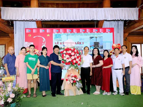 Hành trình khẳng định vị thế của dòng vật liệu kính nghệ thuật