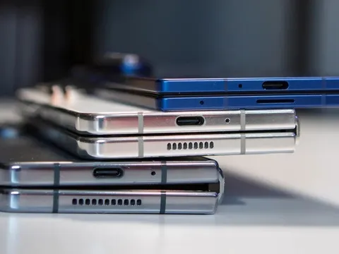 Có nên chờ Samsung Galaxy Z Fold 8 nếu đang dùng Fold đời cũ?