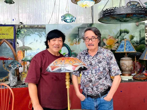 Từ mảnh kính vỡ đến ánh sáng tương lai: Ba mươi lăm năm gìn giữ và phát triển tinh thần tái chế Vinhcoba