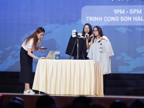 Bật mí ê kíp đứng sau các phiên livestream bán hàng triệu đô