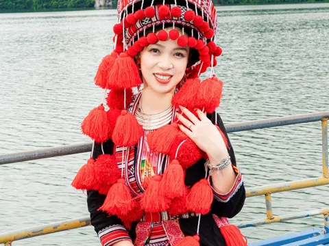 Á hậu Lê Thị Khánh Vân hóa thân thành 'Cô gái dao đỏ' khoe nhan sắc rực rỡ