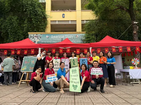 Cầu Giấy - Hà Nội: Trường THPT Yên Hoà tổ chức "Ngày hội trải nghiệm sáng tạo, khám phá tri thức"