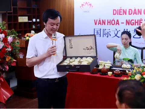 BỘ PHA TRÀ TẢN VIÊN SƠN đã chính thức ra mắt tại Diễn đàn Giao lưu Văn hóa Nghệ thuật Quốc tế 2025