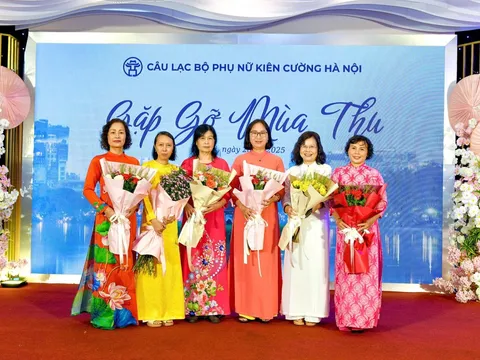 "Gặp gỡ mùa thu" - Tôn vinh phụ nữ kiên cường Hà Nội năm 2025