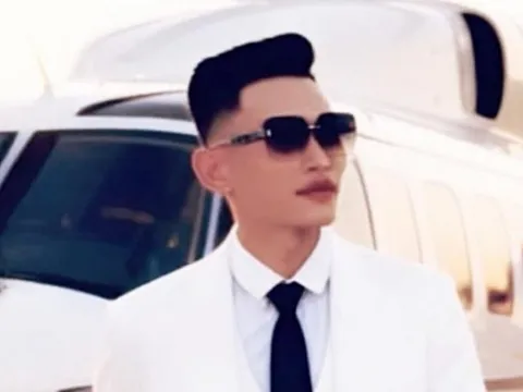 Đêm sân khấu sáng đèn và câu chuyện của MC Quang Đại