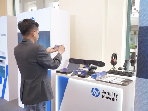 HP Việt Nam giới thiệu các đổi mới AI thế hệ mới, giúp cá nhân và doanh nghiệp phát huy hiệu suất làm việc tốt nhất